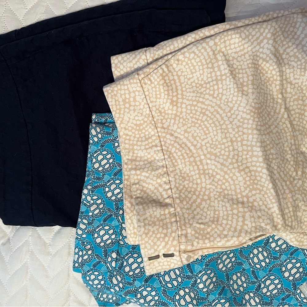 3 pairs Crown &Ivy shorts